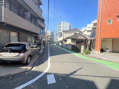南東側前面道路