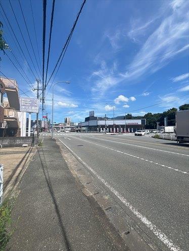 前面道路（西側から撮影）