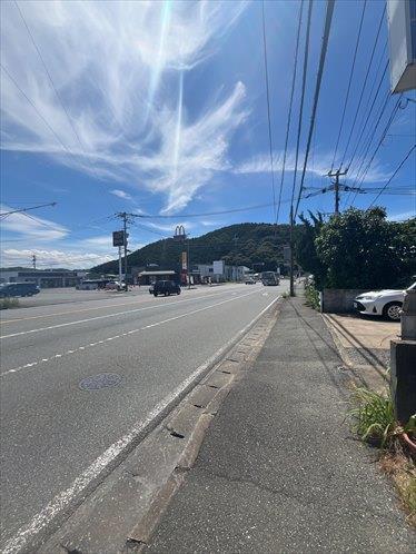 前面道路（東側から撮影）