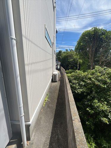 敷地内西側