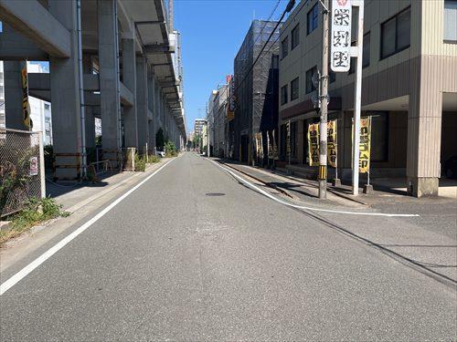 南西側前面道路（南側より撮影）