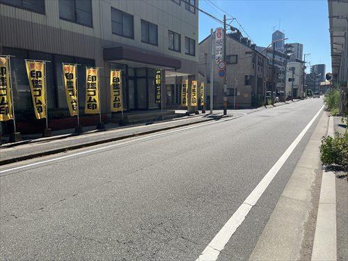 南西側前面道路（北西側より撮影）