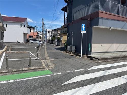 北側前面通路