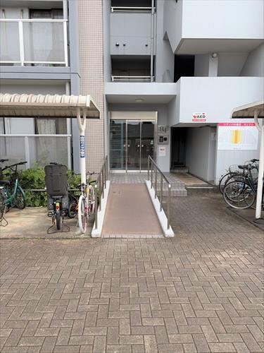 アプローチ（共用部）