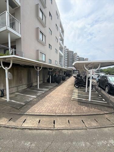 バイク置き場（共用部）