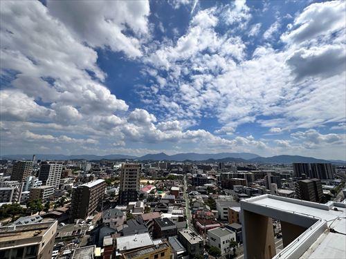 北東側ルーフバルコニーからの眺望（東側）