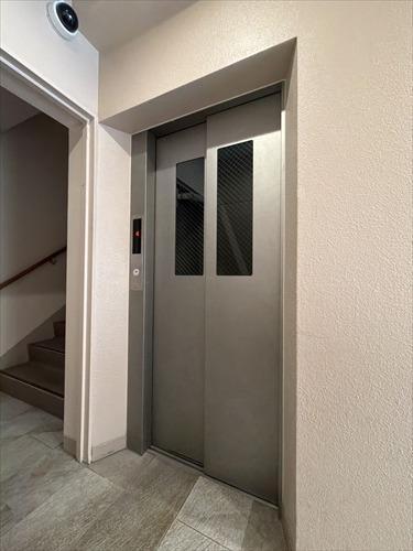 共用エレベーター