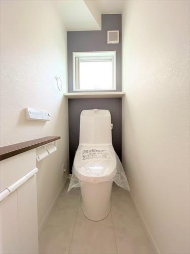 １階トイレ（温水洗浄便座つき）
