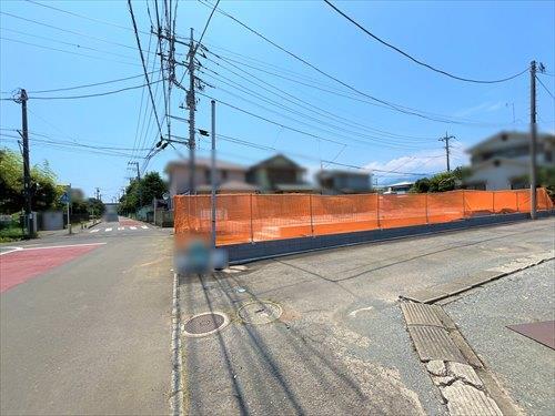 前面道路含む全体写真（北西側から撮影）