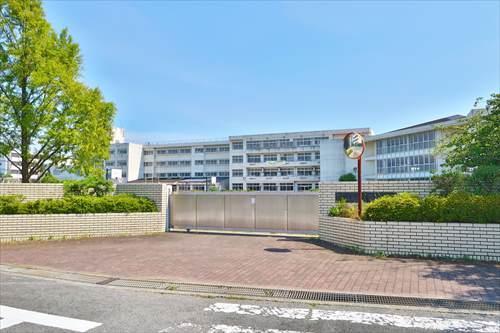 小田原市立富士見小学校まで820m