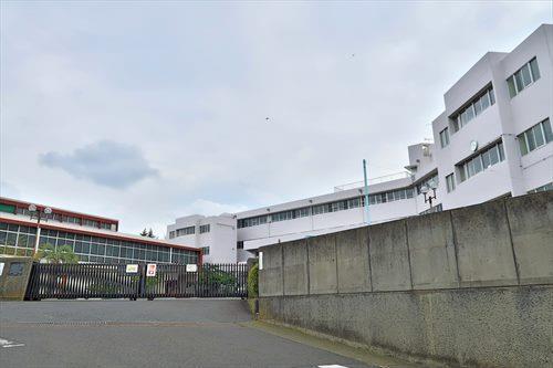 伊勢原市立竹園小学校まで950m