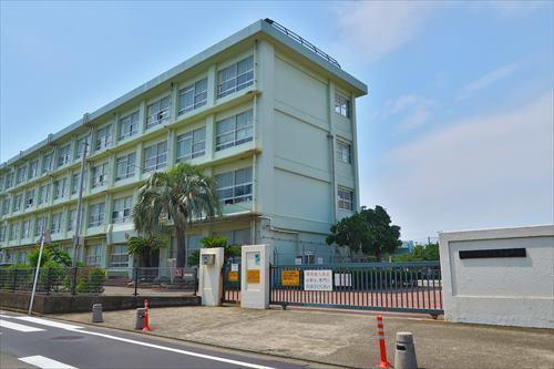 平塚市立なでしこ小学校まで1.02km