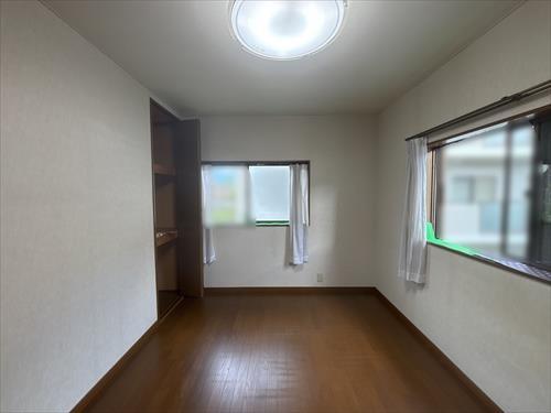 二階東側洋室（6帖）