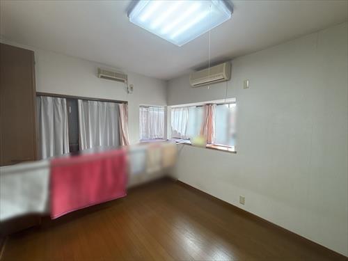 二階西側洋室（6帖）