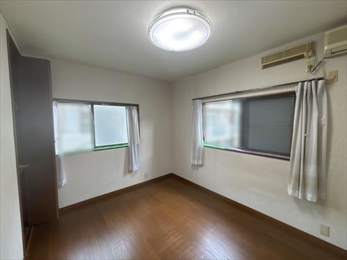 二階東側洋室（6帖）