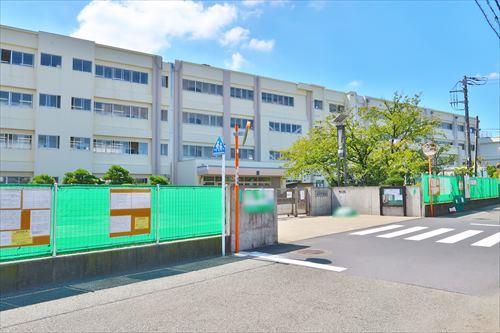 茅ヶ崎市立西浜中学校まで670m