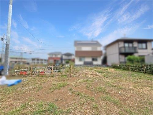 現地（右）（2025年9月撮影）