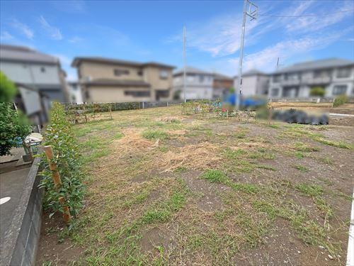 現地（手前）（2025年9月撮影）