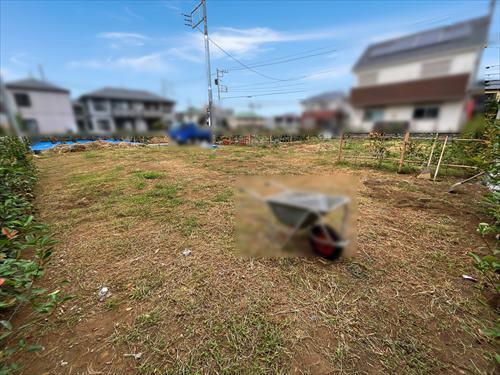 現地（手前）（2025年9月撮影）