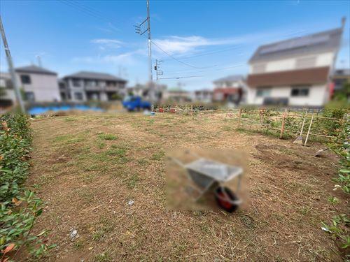 現地（手前）（2025年9月撮影）