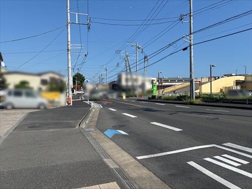 現地前面道路写真（2025年9月撮影）
