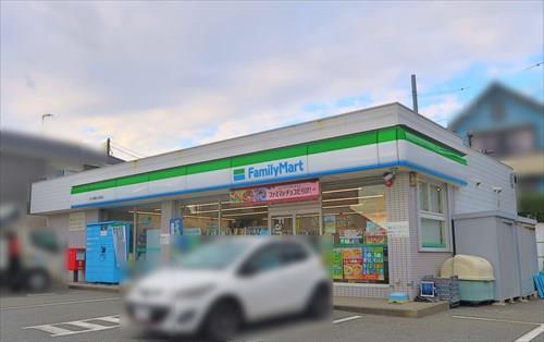 ファミリーマートまで810m ファミリーマートまで810m