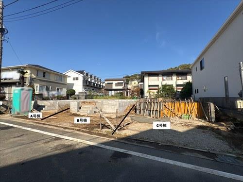 新築で未完成（2025年10月撮影）