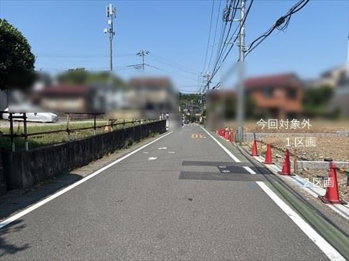 現地前面道路（2025年8月撮影）