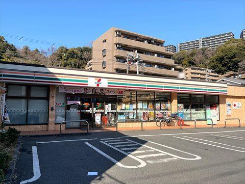 セブンイレブン横浜森2丁目店490m