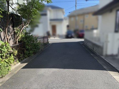 南西側前面道路（2025年10月撮影）