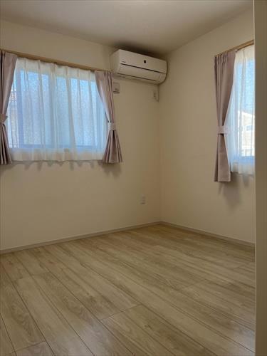 洋室 北西側 5.2帖