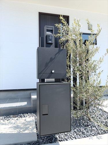 宅配ボックス付き門柱