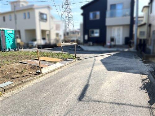 西側道路（2026年3月撮影）