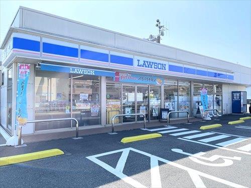 ローソン町田小山町店まで360ｍ
