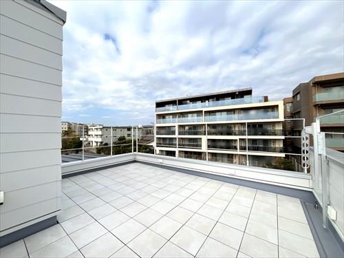 ルーフバルコニー