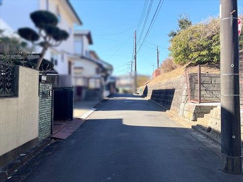 現地含む前面道路（2026年2月撮影）