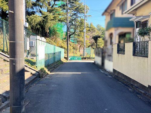 現地含む前面道路（2026年2月撮影）
