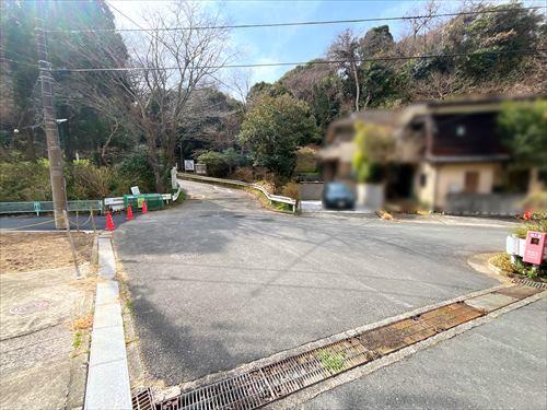 現地含む前面道路（2026年2月撮影）