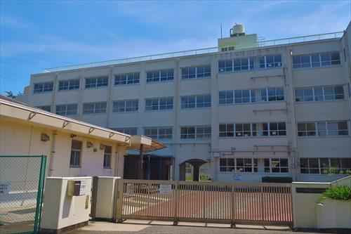 横浜市立希望が丘中学校まで1530m