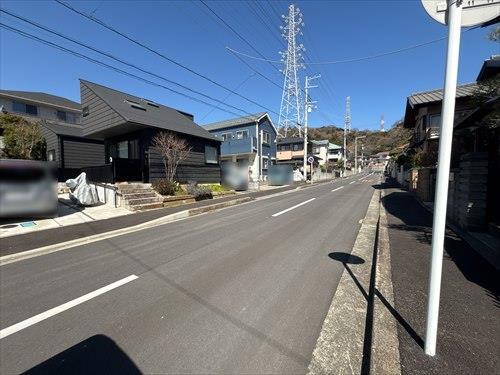 北西側前面道路（2026年3月撮影）