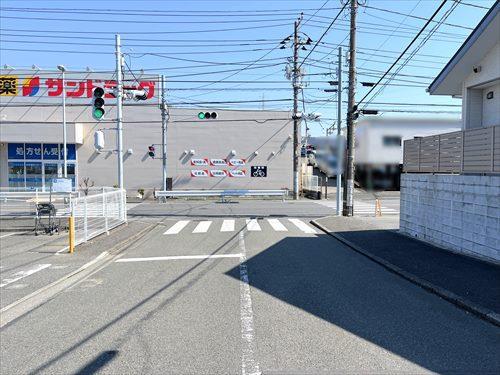 北西側道路（2026年3月撮影）