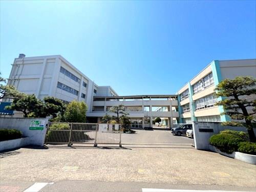 茅ヶ崎市立香川小学校まで340m
