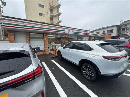 セブンイレブン湯河原宮上店まで800m