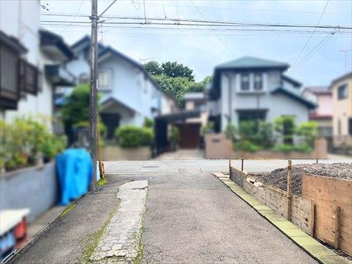 南西側通路