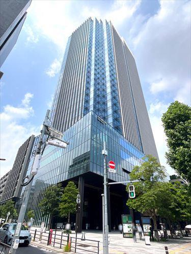コモレモールまで1210m
