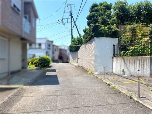 現地含む前面道路(2026年7月撮影) 現地含む前面道路(2026年7月撮影)
