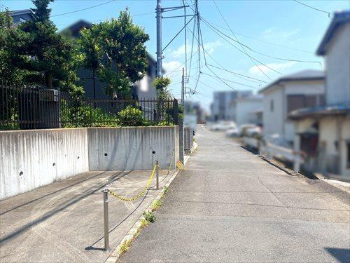 現地含む前面道路(2026年7月撮影) 現地含む前面道路(2026年7月撮影)