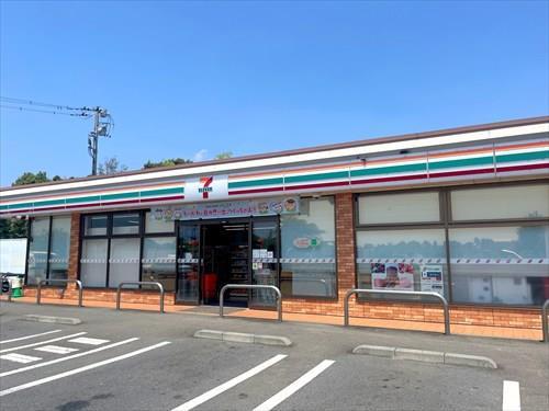 セブンイレブン寒川岡田4丁目店 240m セブンイレブン寒川岡田4丁目店 240m