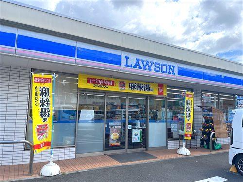 ローソン旭本村町店まで380m
