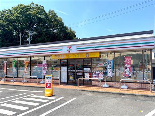 セブンイレブン小田原下堀西店まで530m セブンイレブン小田原下堀西店まで530m